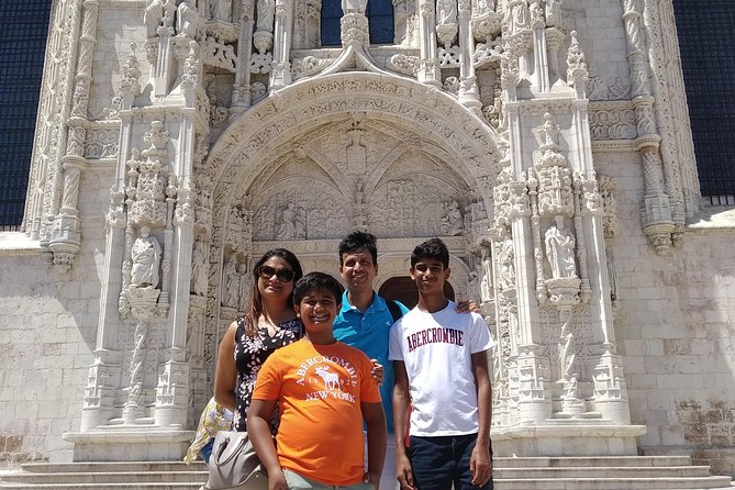 Lisbon Private city tour - Getting oriented in Lisbon from Praça Marques de Pombal