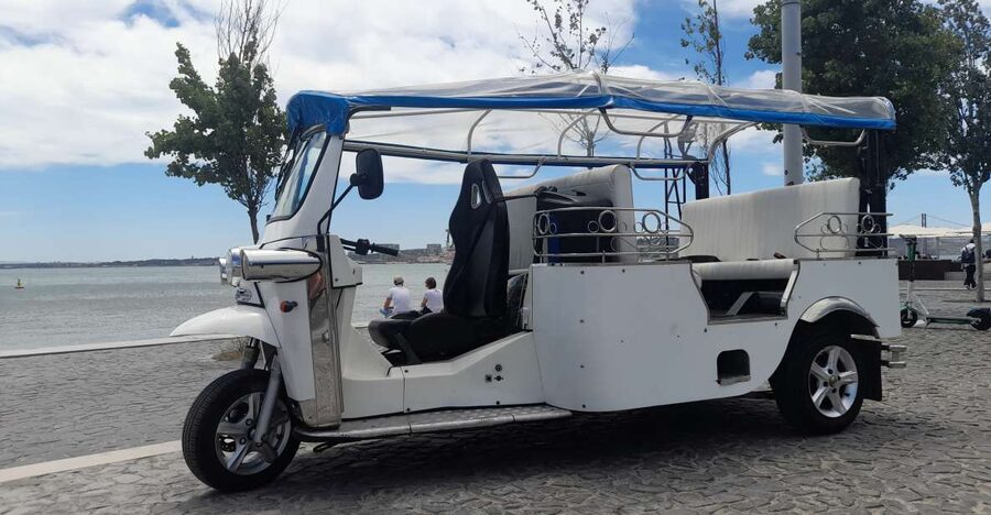 Lisbon: Private Eco Tuk-Tuk Tour for 2 Hours - Alfama, Graça, and Mouraria: The Neighborhood Loop That Makes Lisbon Make Sense