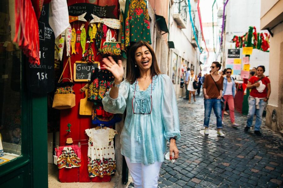 Lisbon: Private Evening Tour with Drinks & Bites in Alfama - Drinks and Bites: What You Can Expect to Taste