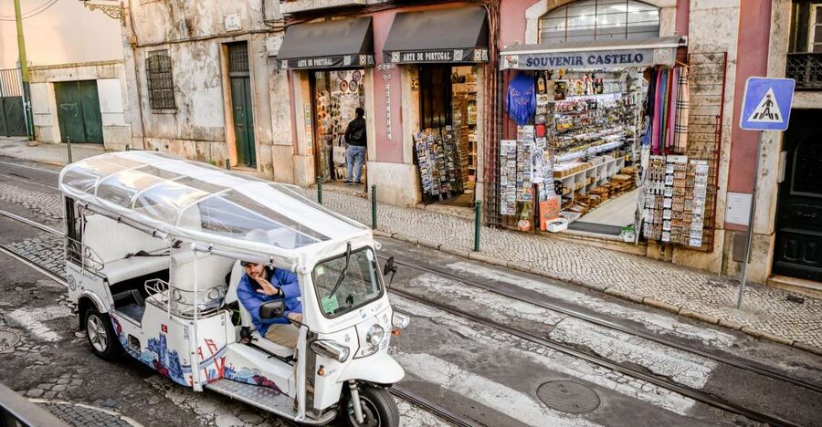 Lisbon: Private Expert City Tour by Eco Tuk Tuk - Bairro Alto and Príncipe Real, where the lanes get dramatic