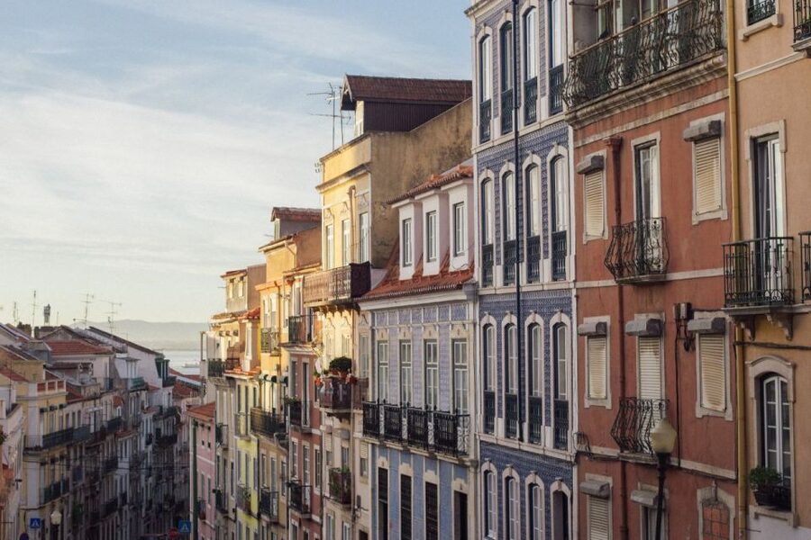 Lisbon: Private Food & Wine City Tour by Eco Tuk Tuk - Baixa and Praça do Comércio: the calm after the climb
