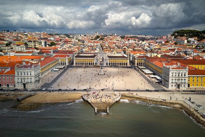 Lisbon Private Full-Day City Tour with Local Driver-Guide - Lisbon Cathedral: Sé de Lisboa as the origin story stop