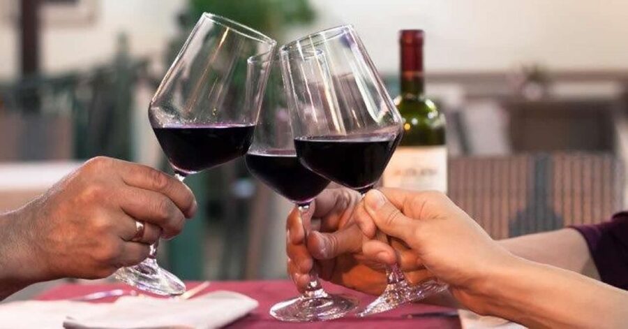 Lisbon: Private Full-Day Wine Tasting Tour in a premium car - Lunch in Azeitão: a 1.5 hour break where you choose your comfort level