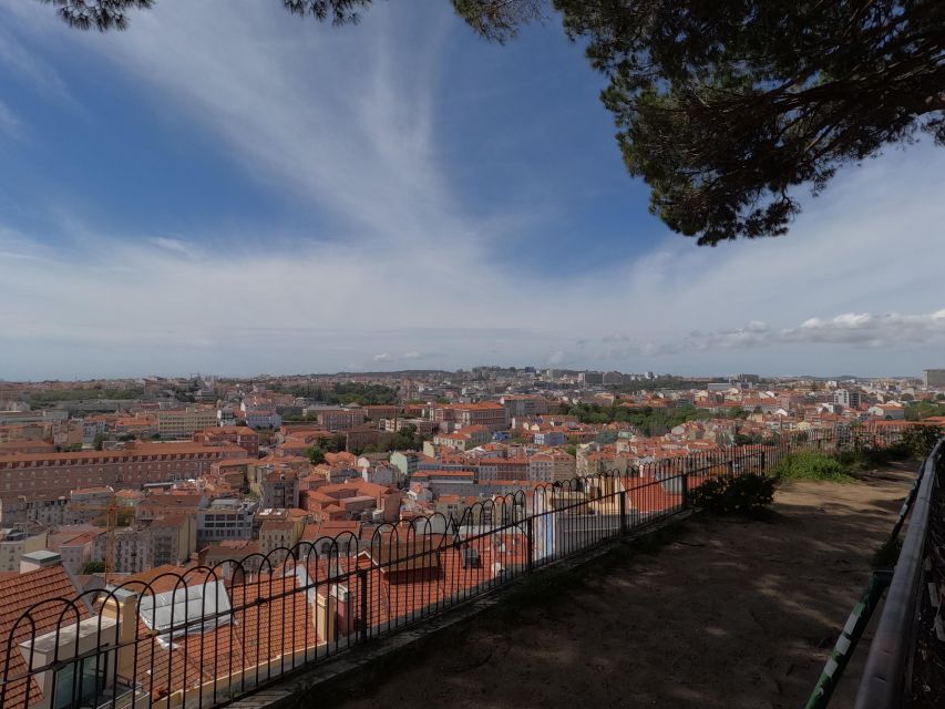 Lisbon:Private guided historical sightseeing Tour by TUK-TUK - Why a tuk-tuk is the smartest way to see Lisbon fast