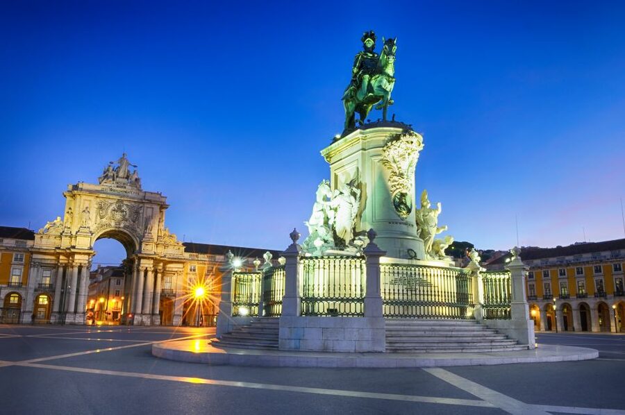 Lisbon: Private Half-Day Tour with Hotel Pickup - 25th April Bridge Photo Stop and Cristo Rei Views Across the Tagus (10 Minutes)