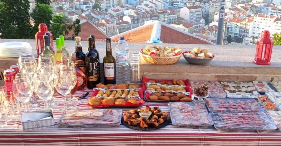 Lisbon: Private Highlights Tuk-Tuk Tour with Tapas and Wine - Key highlights worth planning for