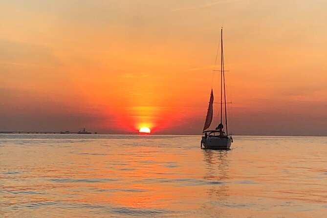 Lisbon Private Luxury Boat Tour with Welcome Drink - Key highlights I’d circle on your Lisbon map