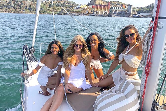 Lisbon Private Luxury Boat Tour with Welcome Drink - Alfama from the water, then the Sacred Heart viewpoint in Almada