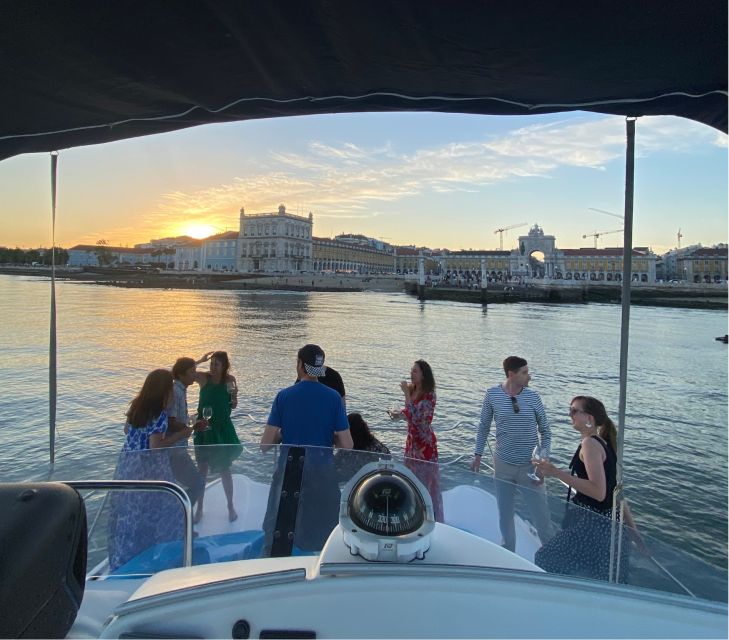 Lisbon: Private Luxury Catamaran Tour with Welcome Drink - Key points to know before you go