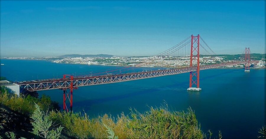 Lisbon: Private Luxury Coastline Tour - Cascais by Pass, Then Guincho Beach: Two Coastal Moods