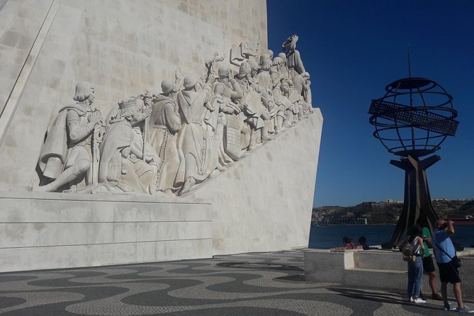 Lisbon Private Luxury Tour - Reaching the River: Praca do Comercio and the Big Lisbon Square Moment