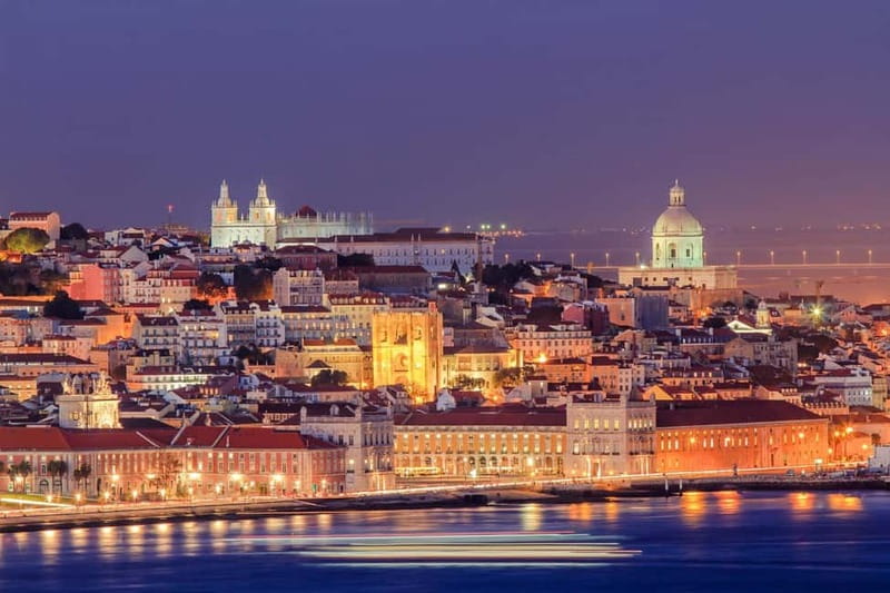 Lisbon: Private Night Tour with Fado Dinner Show - Hotel pickup, private comfort, and the night drive route