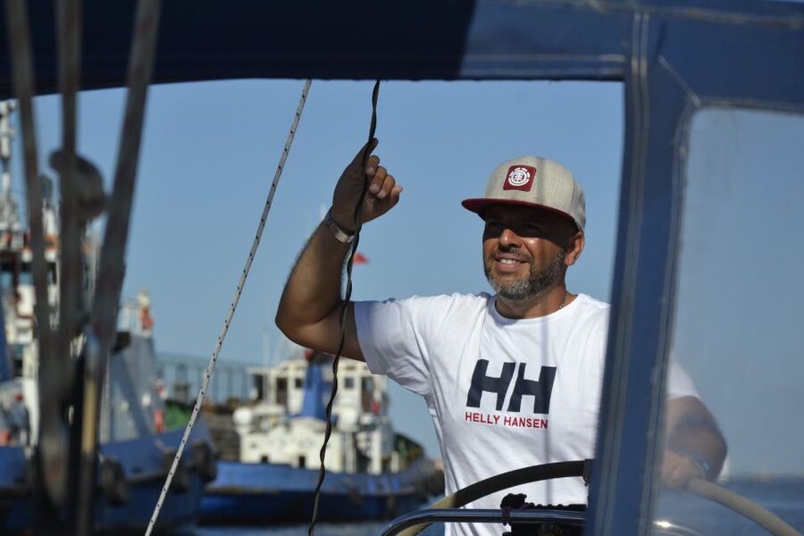 Lisbon: Private Sailboat Tour on Tagus River - The 2-hour flow: Alcântara, Terreiro do Paço, Belém, then the south bank