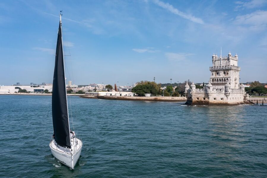 Lisbon: Private Sailboat Tour on the Tagus at Sunset - North-shore monument run: MAAT, Discoveries, and Belém Tower