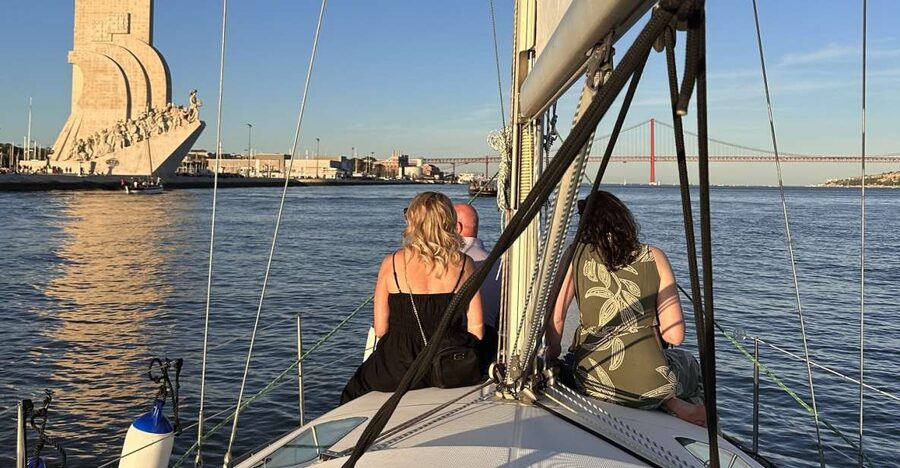 Lisbon: Private sailboat tours on Tagus River - 25 de Abril Bridge: the Lisbon photo you cannot fake