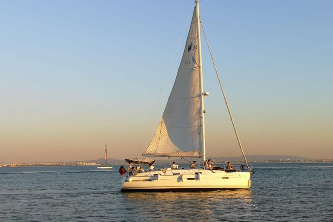 Lisbon Private Sailing Cruise, drink included (options: 2h, 3h, 4h, 6h or 8h) - Picking 2, 3, 4, 6, or 8 hours, and what that changes
