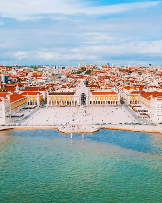 Lisbon: Private Sightseeing Tour by TukTuk - Electric tuk-tuk Lisbon: what makes this 3-hour private route work