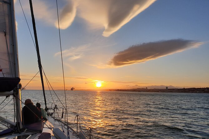 Lisbon Private Sunset Cruise - Music and Wi-Fi: small features that change the whole experience