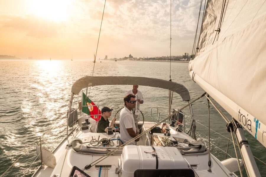 Lisbon: Private Sunset Cruise on the Tagus River with Drink - Back toward the city bridges: where Vasco da Gama shows up