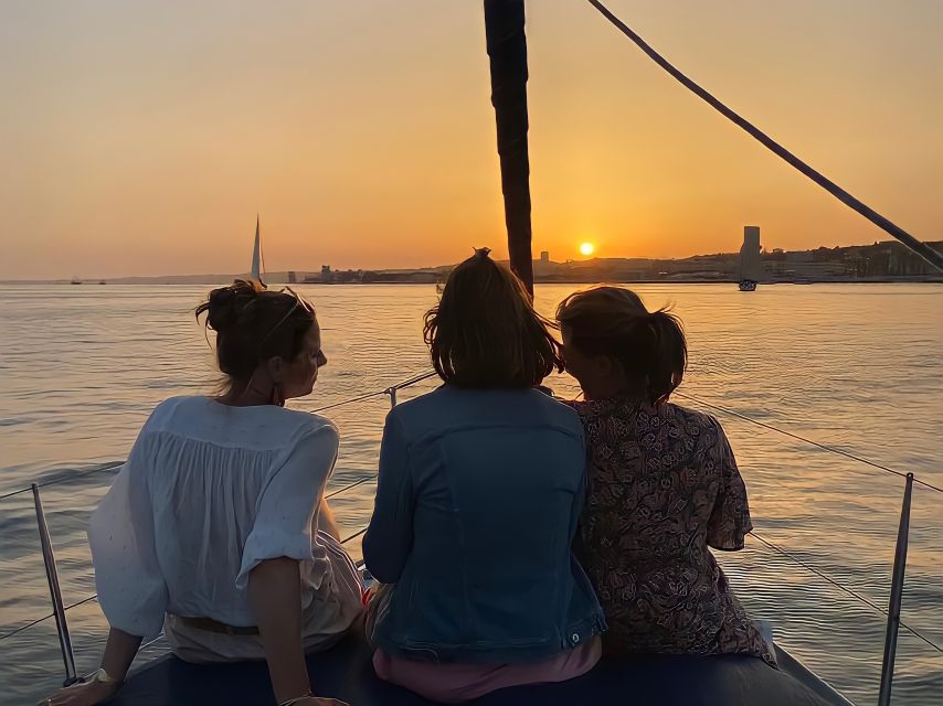 Lisbon: Private Tagus River Sunset Cruise on a Luxury Boat - Cristo Rei and the sunset run back to Belém