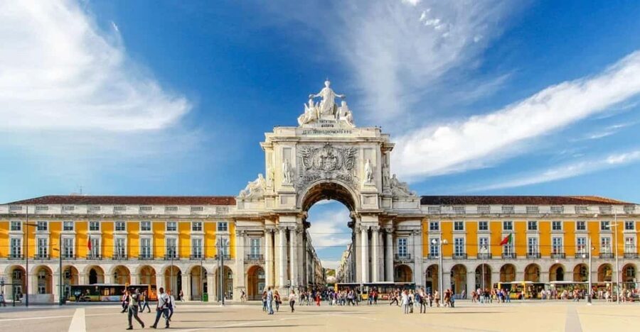 Lisbon: Private Tour by Tuk Tuk - Baixa de Lisboa and the walk toward the waterfront