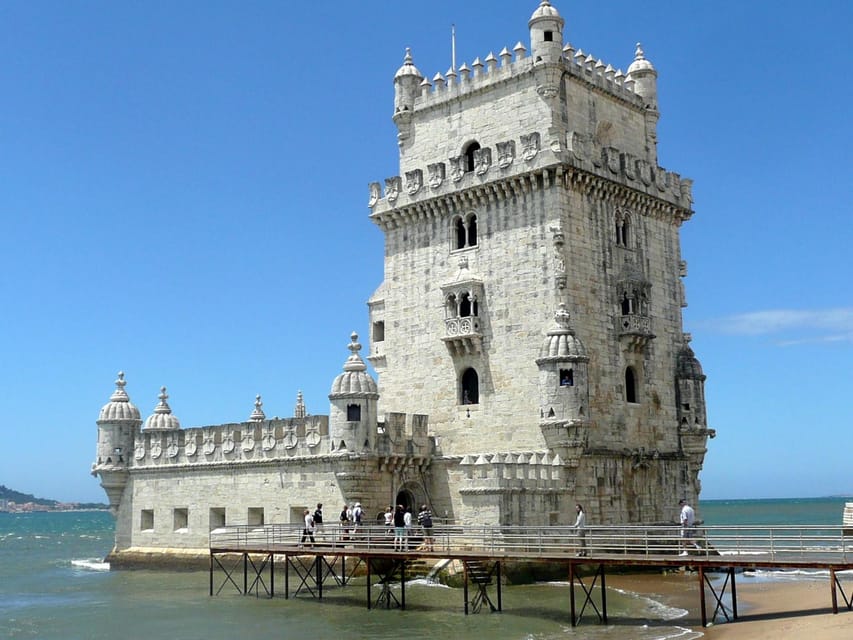 Lisbon: Private Tour by Tuk Tuk - From Restauradores Square to Santa Justa: the city’s center set-up