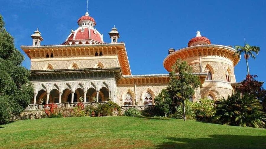 Lisbon: Private Tour Sintra, Cabo da Roca and Cascais - Sintra’s historic center and Moors Castle: old streets plus big story beats