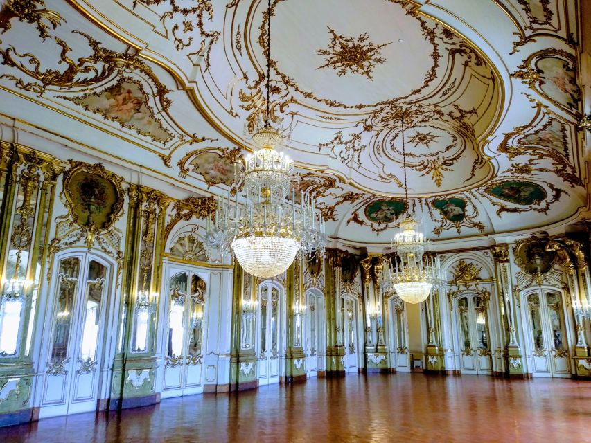 Lisbon: Private Tour Sintra, Cabo da Roca and Cascais - Cascais bay walk and the return by Estoril and Carcavelos