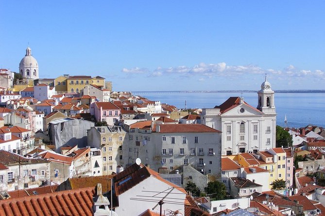 Lisbon Private Tour - The best introduction to the city - Miradouro Das Portas do Sol: When a View Becomes Part of the Lesson