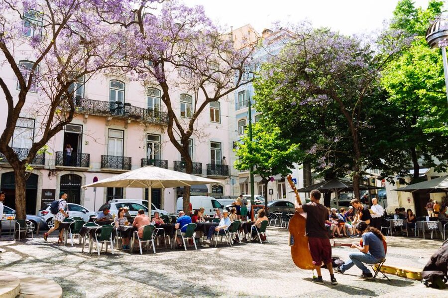 Lisbon: Private Tour with Locals – Highlights & Hidden Gems - Should you book this Lisbon local highlights tour?