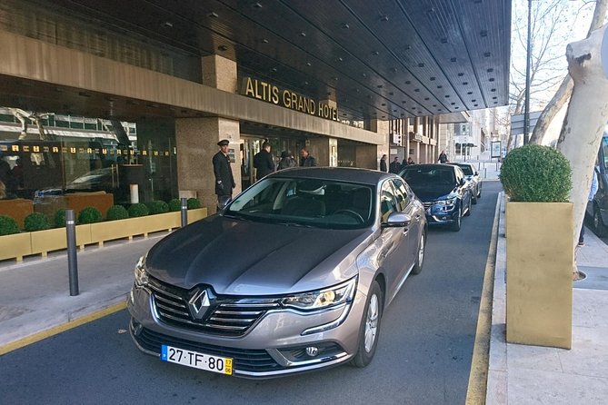 Lisbon Private Transfer to Airport - 24/7 Availability for Real Flight Schedules