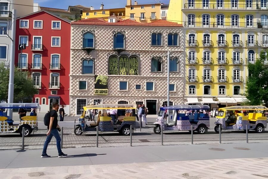 Lisbon: Private Tuk Tuk Sightseeing Tour & Historic Stories - Lisbon’s historic lanes and the Lisbon Cathedral area, what the route likely does