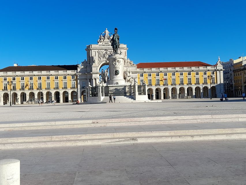 Lisbon: Private Tuk-Tuk Tour for 2 hours - Private tuk-tuk logistics: the easy way to “do” Lisbon’s hills