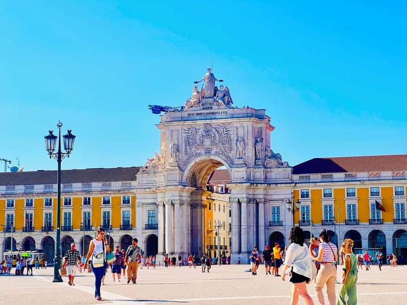 Lisbon: Private Tuk Tuk Tour with Polaroid Photos - Where You Meet (and How the Tour Starts Smoothly)