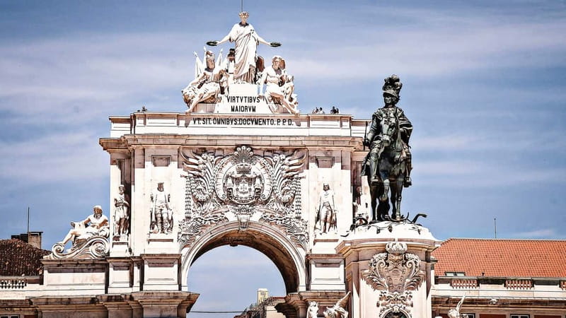 Lisbon: Private Tuktuk Tour with History & Music - Praça do Comércio to Lisbon Cathedral: Lisbon’s grand “welcome” stops
