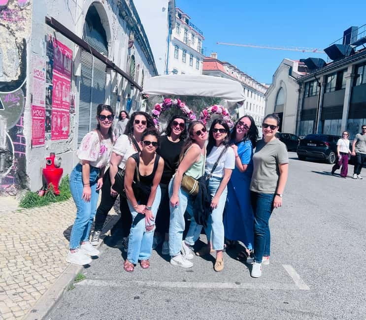 Lisbon: Private Tuktuk Tour with History & Music - Miradouro da Senhora do Monte: the higher-angle payoff