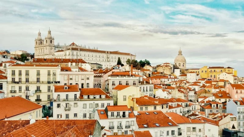 Lisbon: Private Tuktuk Tour with History & Music - Rua Augusta Arch and Rua Augusta: the classic city center moment