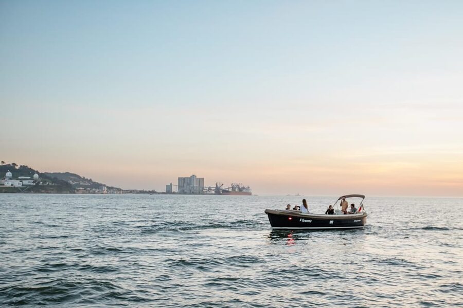Lisbon: Relax in the Waves - Open Bar and Snacks at Sunset - Porto Brandão - Trafaria and Christ the King, where the views broaden