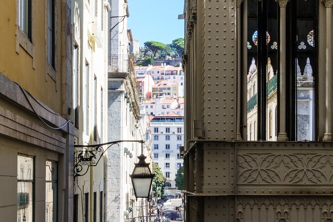 Lisbon Revelation Tour - Ending at Miradouro São Pedro de Alcântara over Castle Hill