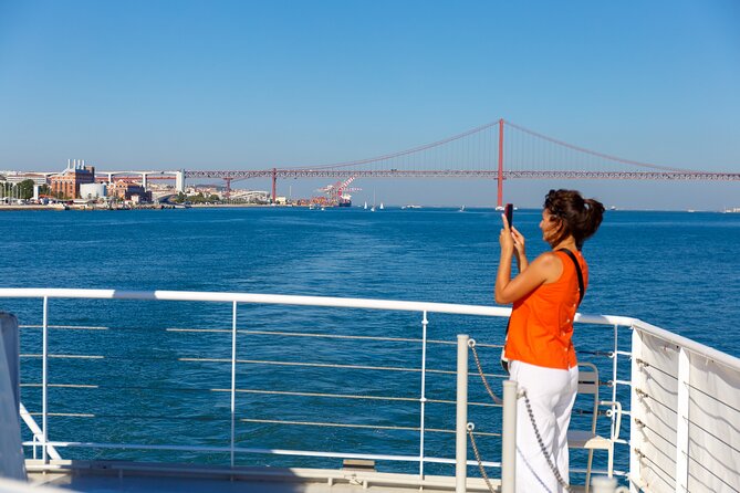 Lisbon River Boat Sightseeing Tour with a Drink - Phone audio in English: make it work before you leave port