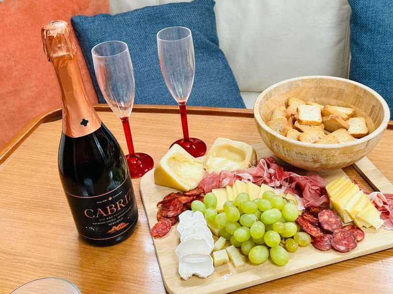 Lisbon: Romantic Cruise with Wine & Portuguese Tapas - Bom Sucesso Marina and the first 5 minutes on board