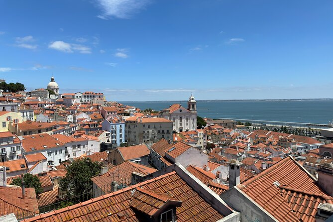 Lisbon Royal Views Small Group Tour with St George Castle Entry - Castelo de São Jorge entry: your self-guided payoff