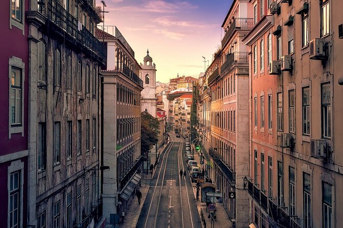 Lisbon's 7 Hills on Tuk-Tuk - The free-stop structure, and what costs extra