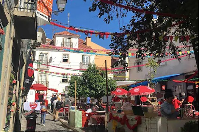 Lisbon's Kickstart Tour with a Local - Meeting at Farmácia Mouraria, then heading straight into the old streets