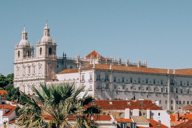 Lisbon's Old Town Private Tuk Tuk Tour (1 Hour and 30 Minutes) - Key things that make this tour work