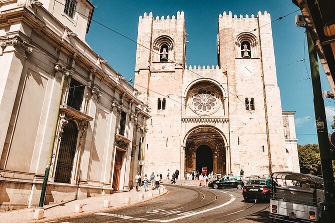 Lisbon's Old Town Private Tuk Tuk Tour (1 Hour and 30 Minutes) - Feira da Ladra: only if your day matches Tuesday or Saturday