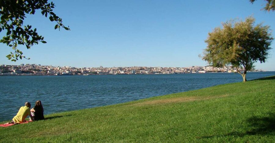 Lisbon’s South Side, River Tejo & 3-Hour Walking Tour - Praça Luís de Camões, then right onto the water