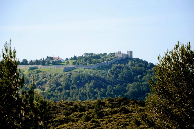 Lisbon´s South Sights & Wine Private Tour - Key things that make this Lisbon south sights and wine tour work