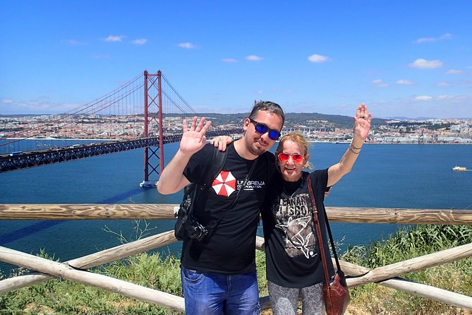 Lisbon´s South Sights & Wine Private Tour - Crossing the Tagus River, then Palmela’s fortress walls