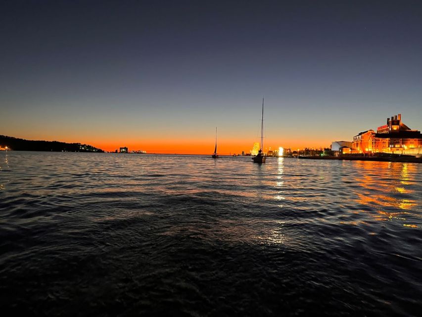 Lisbon: Sailboat Sunset Tour with a Drink - Why the Tagus at sunset beats Lisbon from the street
